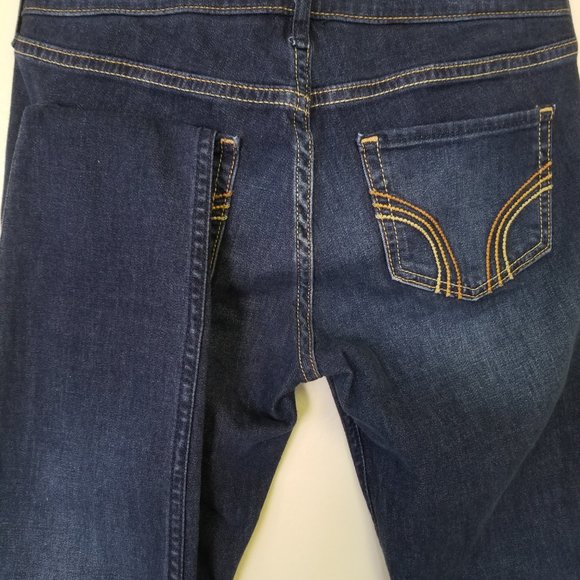 Hollister - Picture 3 of 3